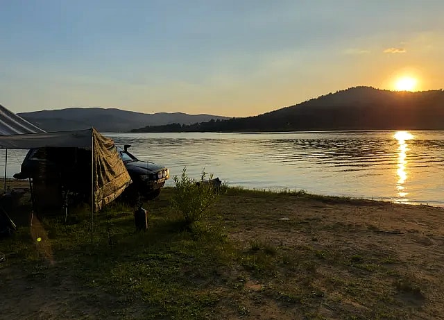 Foto: Wiese am Wasser Zagórze