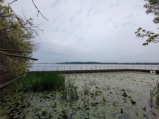 Foto: Wiata über dem Wasser in Białobrzegi